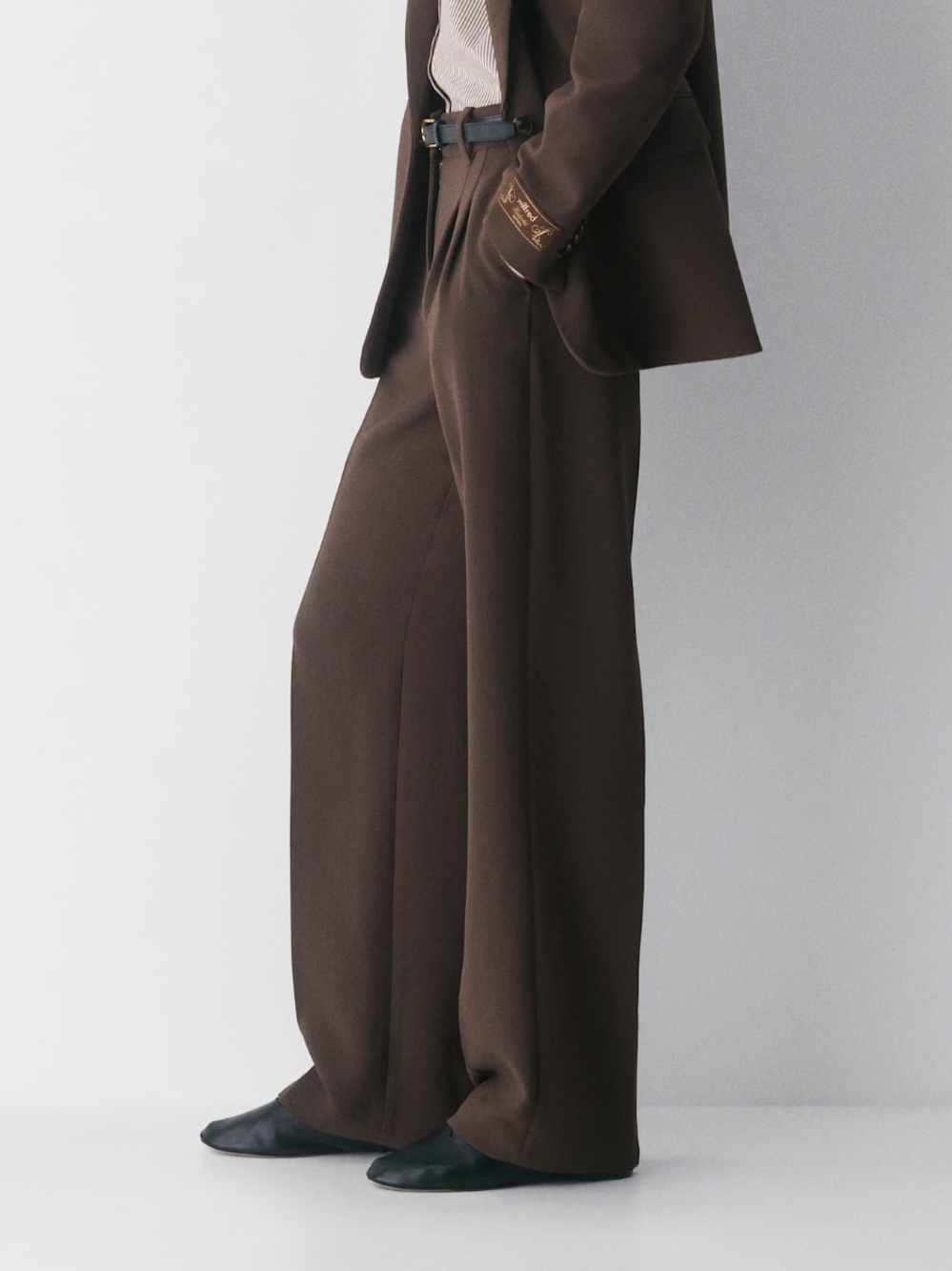 Aritzia Hi Rise Effortless Pants, rich mocha brown - Picture 7 of 16